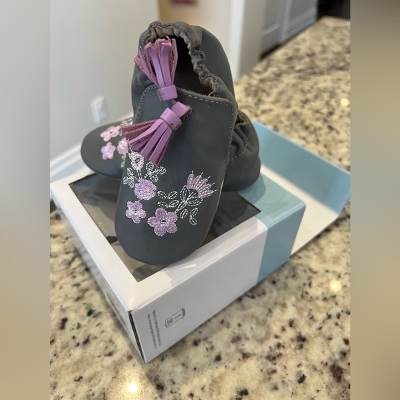 Robeez Grey Wren Soft Soles 18-24 Mon NWT - Picture 4 of 9